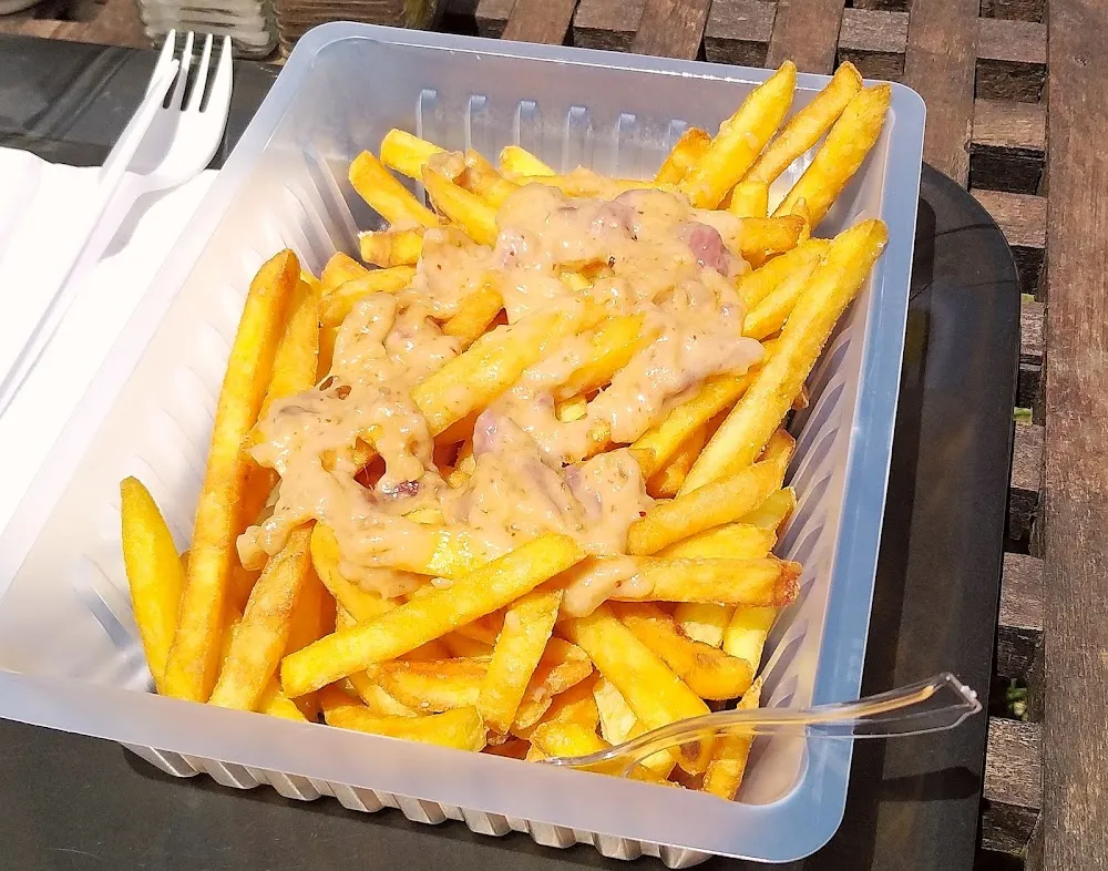 Frites Lardons Sauce Cheddar